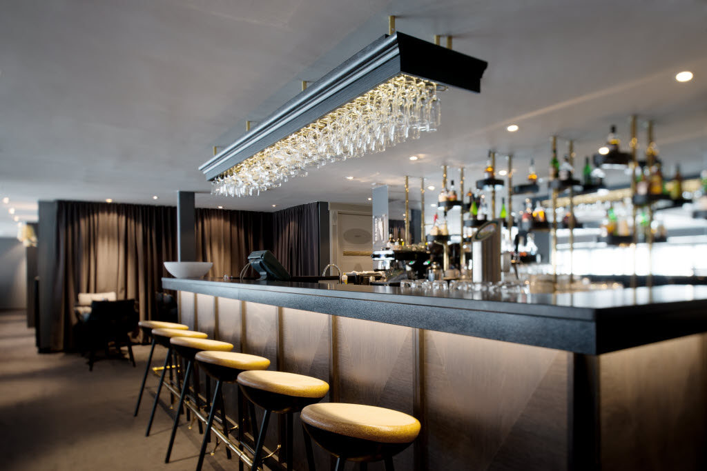 Copyright: Gatis Rozenfelds, +37 129512977, gatis@rozenfelds.com Barinteriør, Scandic Ishavshotel